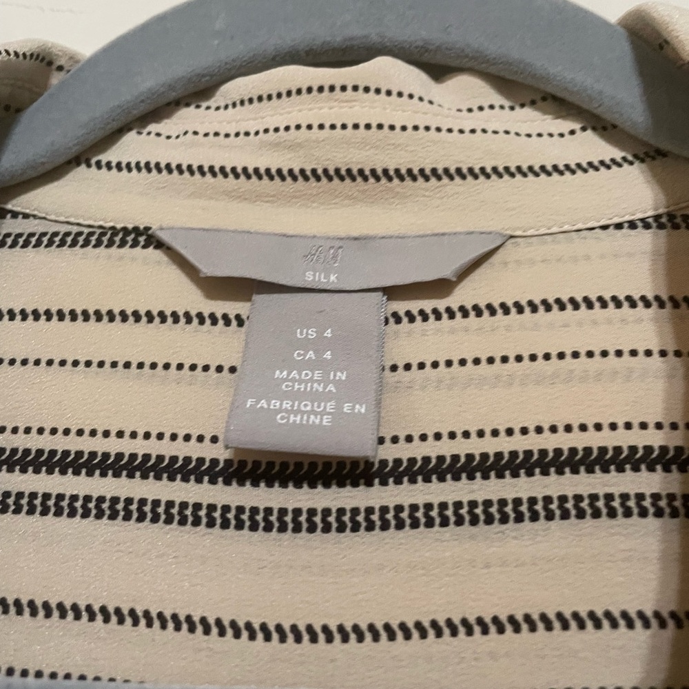 H&M Black and Cream Casual Button Down Shirt - Picture 5 of 5